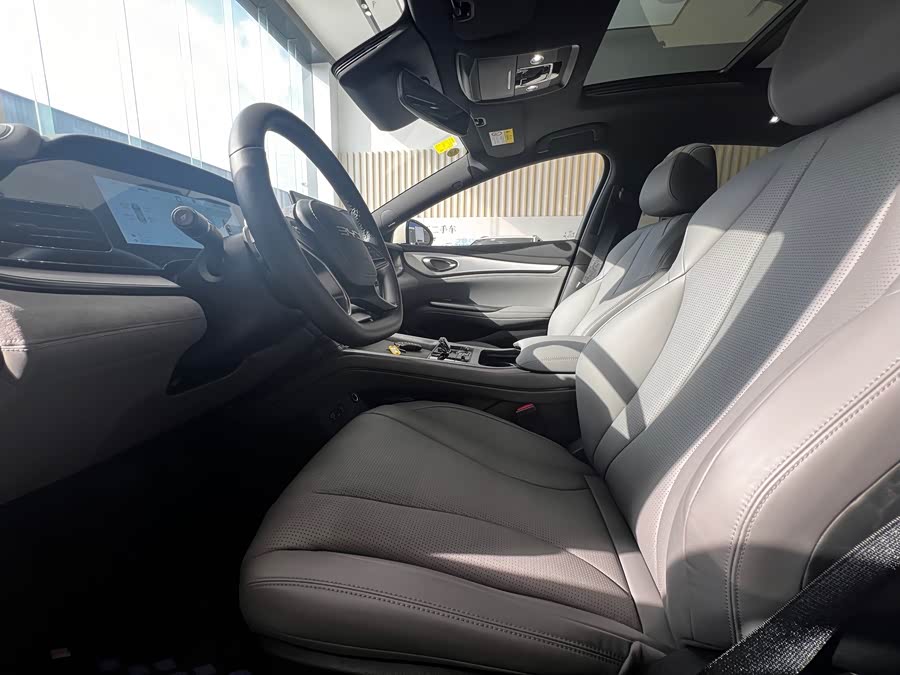 BYD Seal 07 DM-i 2025 car image #17