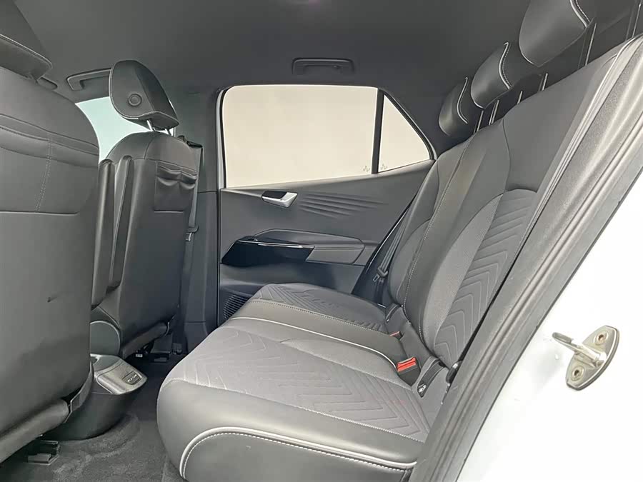 Volkswagen ID.3 2023 car image #17