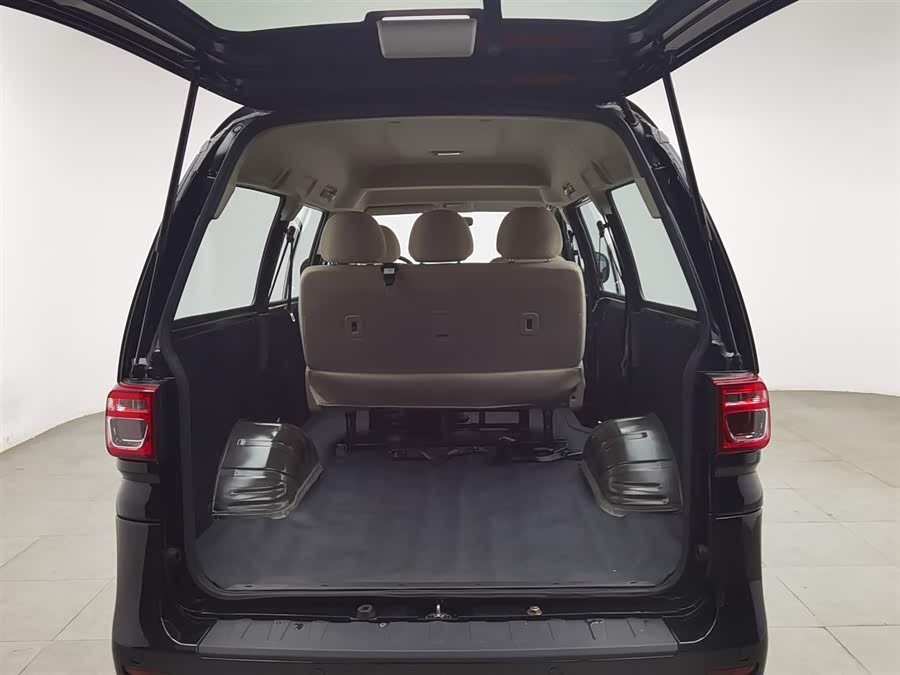 Forthing Lingzhi 2025 #17 Forthing Lingzhi 2025 car image #17