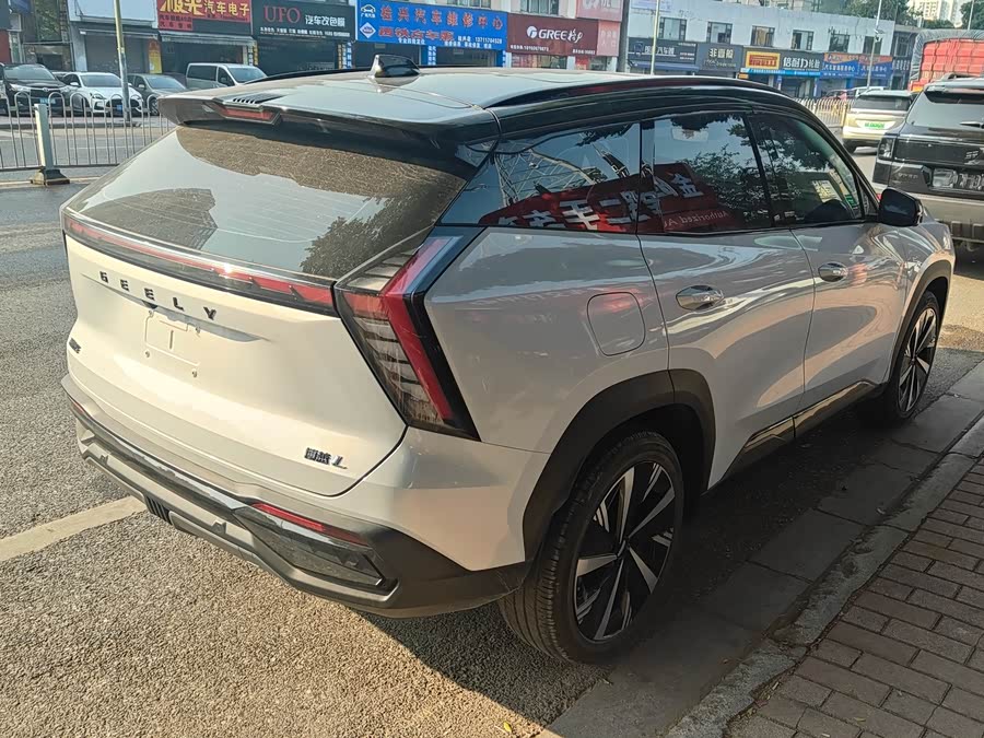 GEELY Boyue L 2024 car image #17