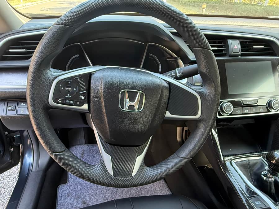 Honda Civic 2018 car image #17