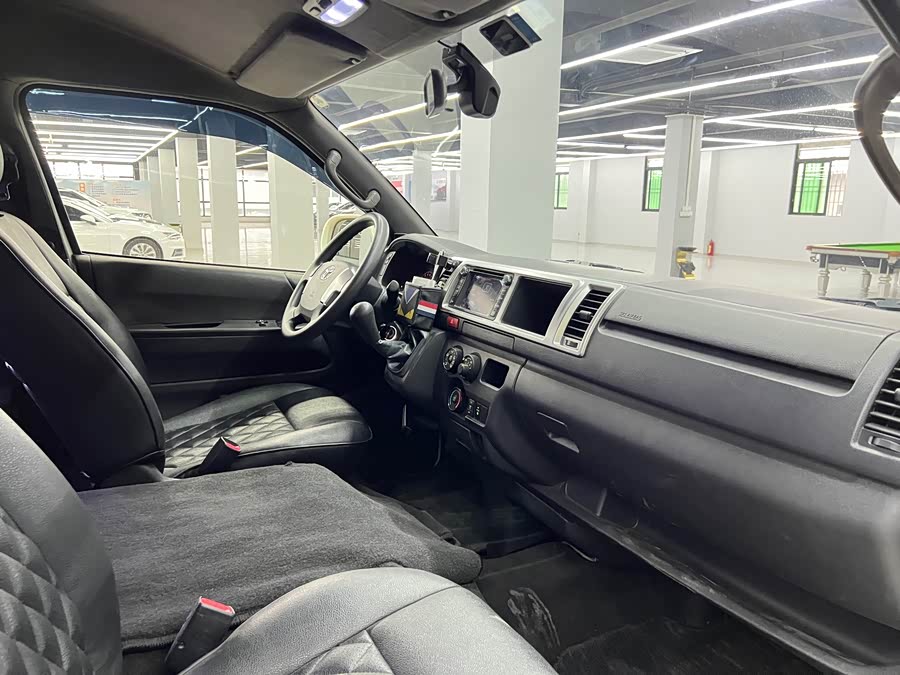 Toyota Hiace 2015 immagine di auto #17