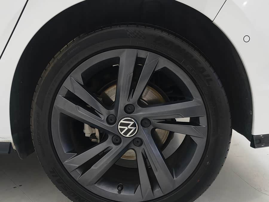 Volkswagen Golf 2022 car image #17
