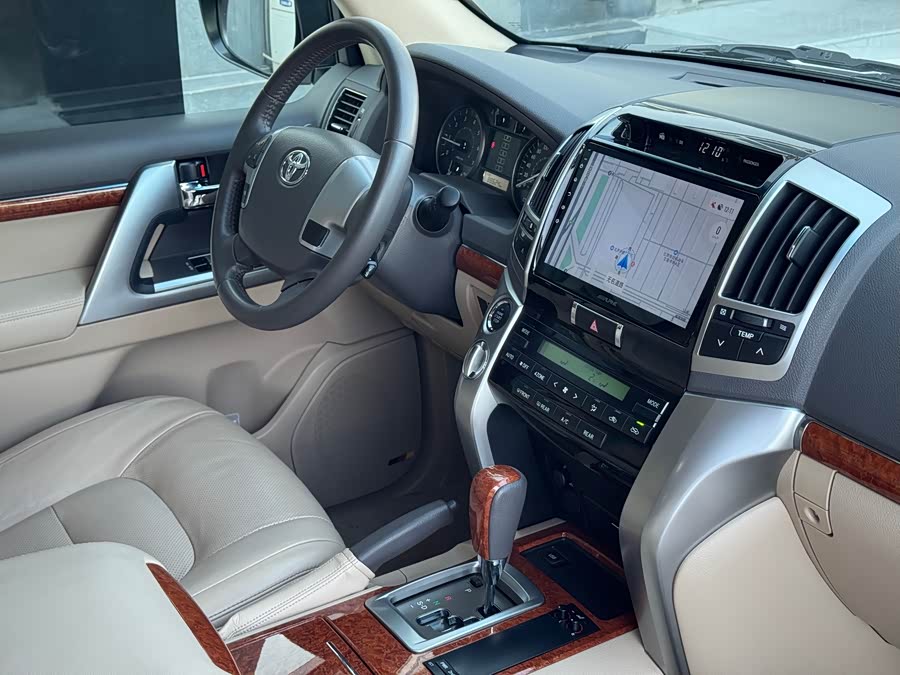 Toyota Land Cruiser 2014 car image #17