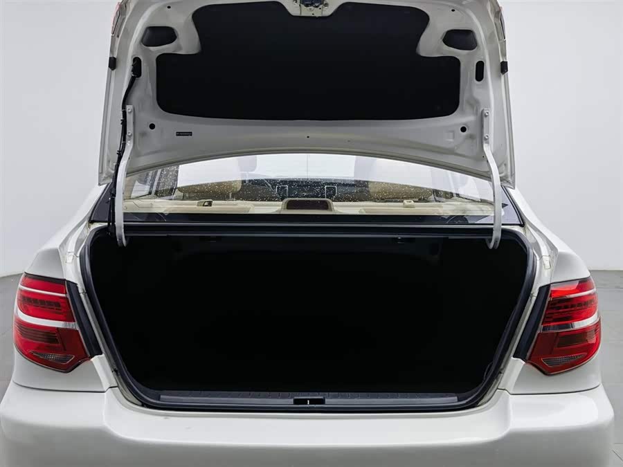 Toyota Corolla (Classic) 2014 immagine di auto #17