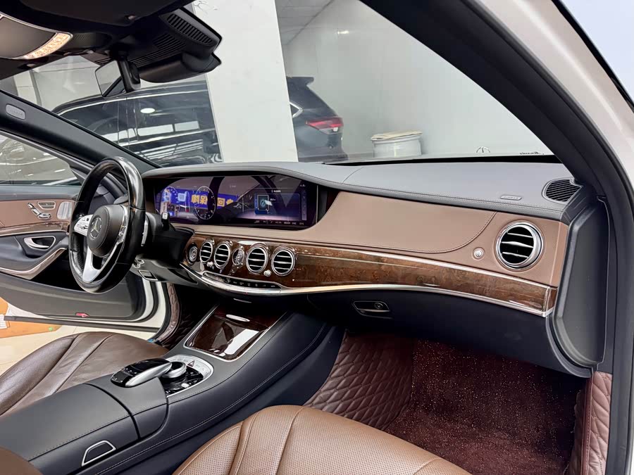 Mercedes-Benz S Class 2017 car image #17