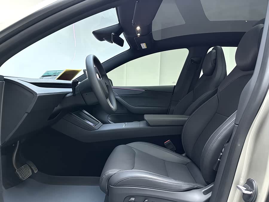 特斯拉 Model Y L 2025 汽车图片 #17