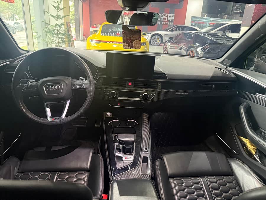 Audi RS 4 2023 car image #17