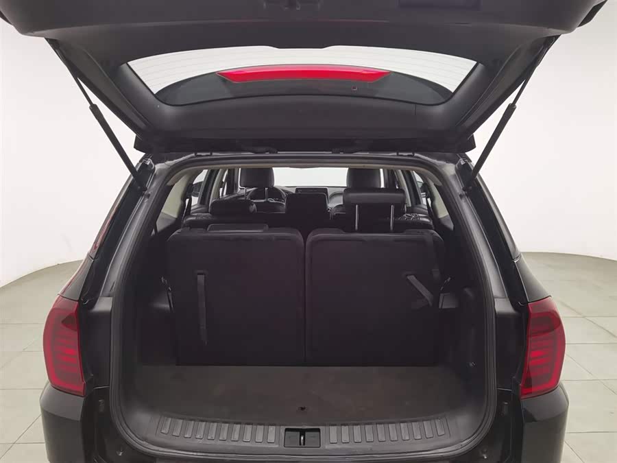 Hyundai Santa Fe 2019 car image #17