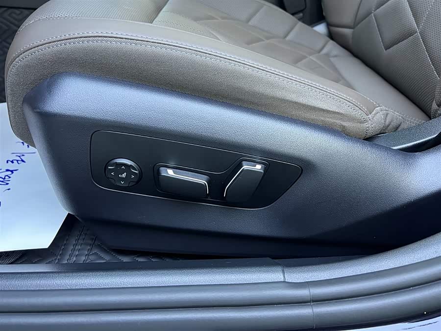 BMW 5 Series 2025 image de voiture #17