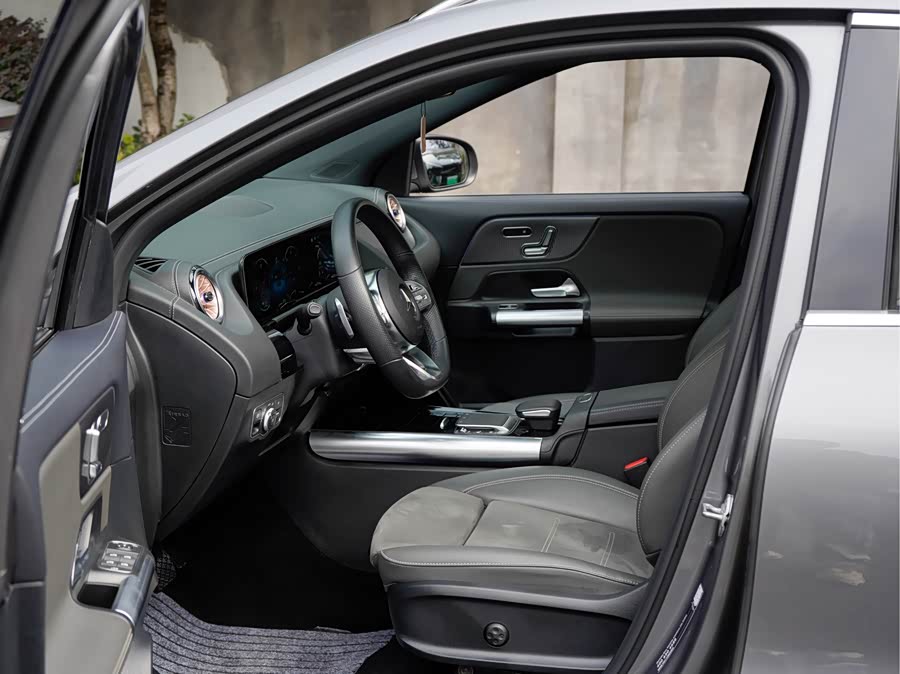 Mercedes-Benz EQA Class 2021 صورة سيارة #17