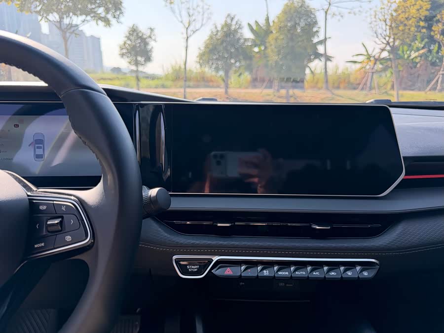 GEELY 2022 car image #17