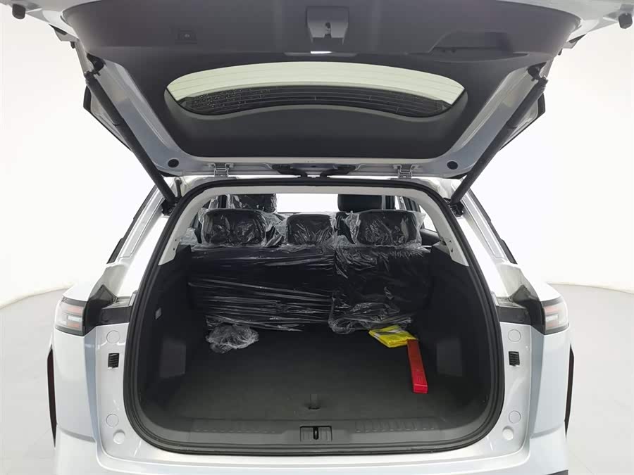 Chery Exploration 06 C-DM 2025 #17 Chery Exploration 06 C-DM 2025 car image #17