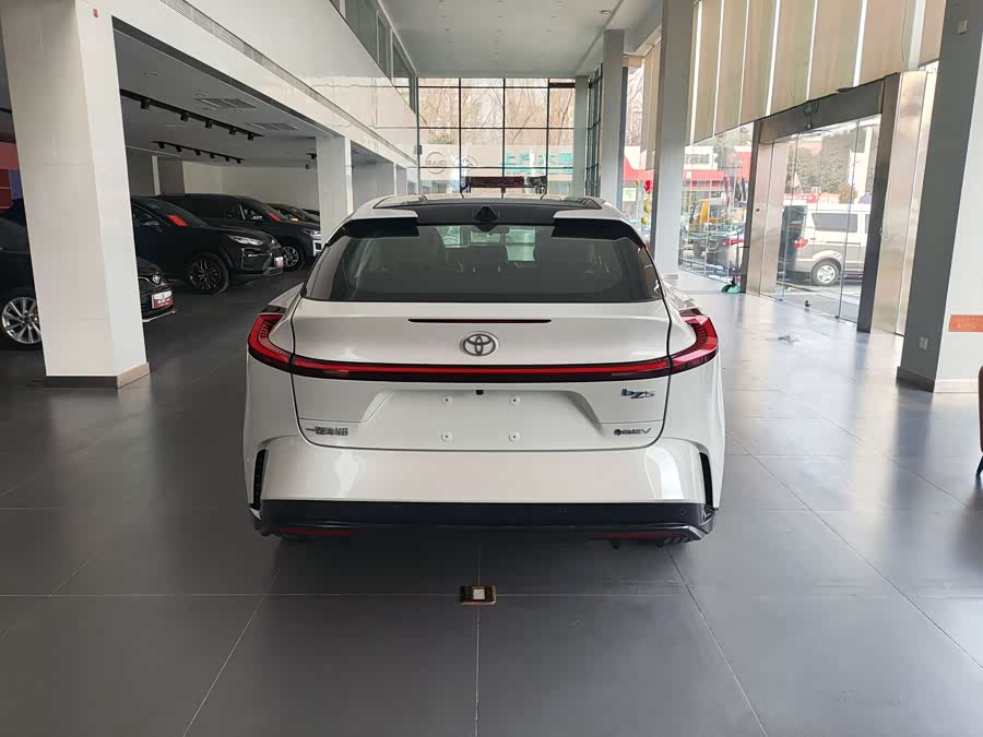 Toyota bZ5 2025 #17 Toyota bZ5 2025 car image #17