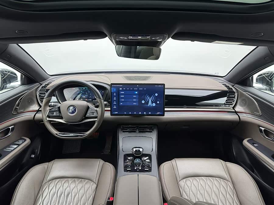 BYD Han 2023 car image #17
