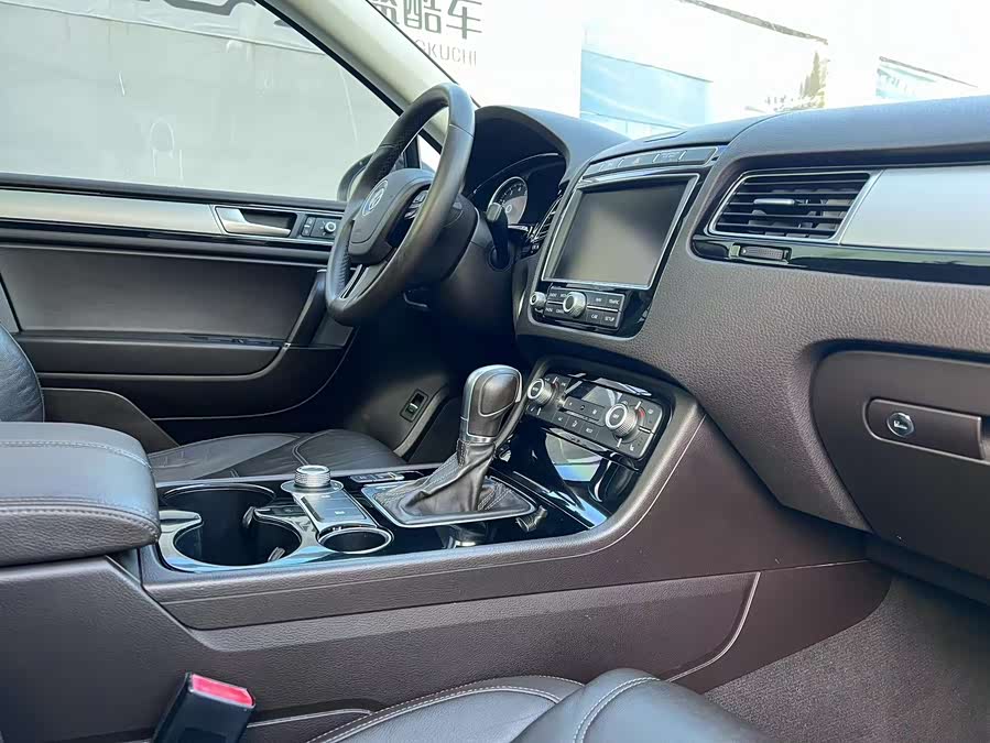 Volkswagen Touareg 2016 immagine di auto #17