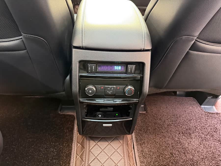 Ford Edge 2018 immagine di auto #17