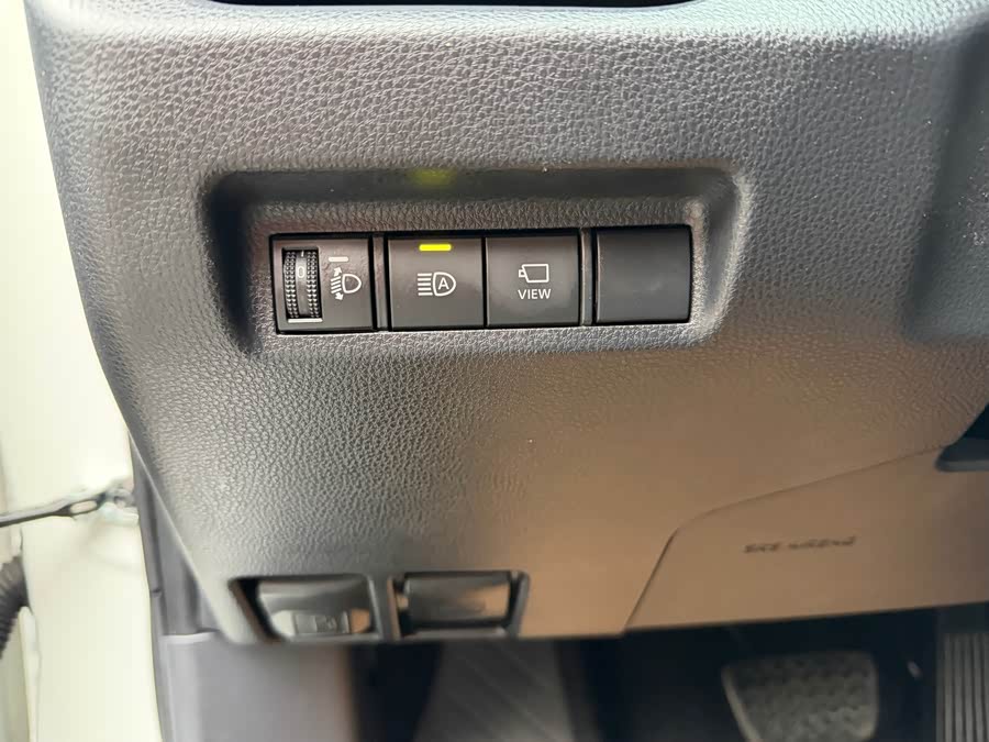 Toyota RAV4 2021 car image #17