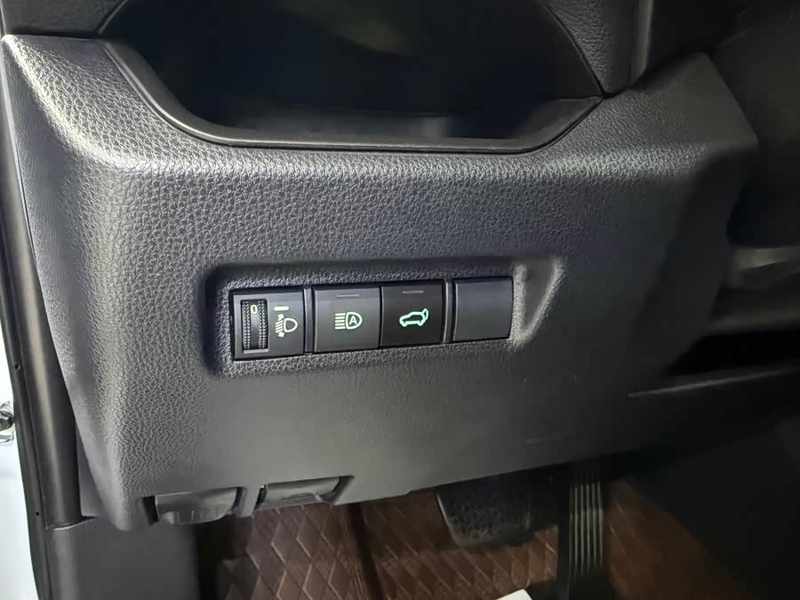 Toyota RAV4 2024 car image #17