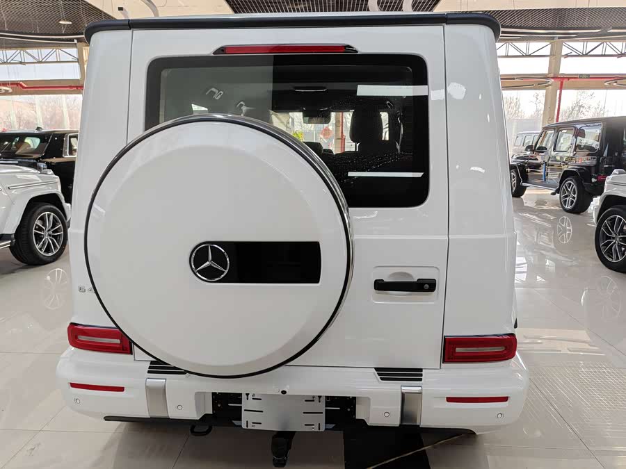 Mercedes-Benz car image #17