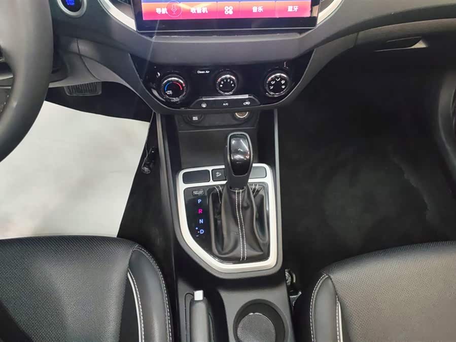 Hyundai ix25 2018 car image #17