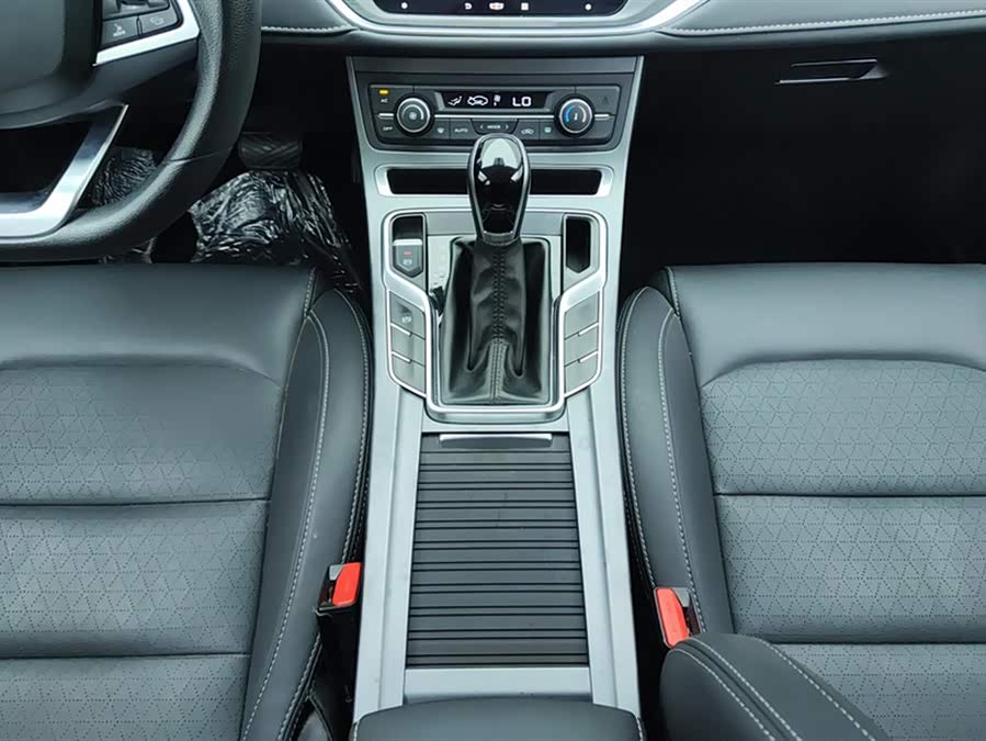 GEELY Emgrand 2021 car image #17