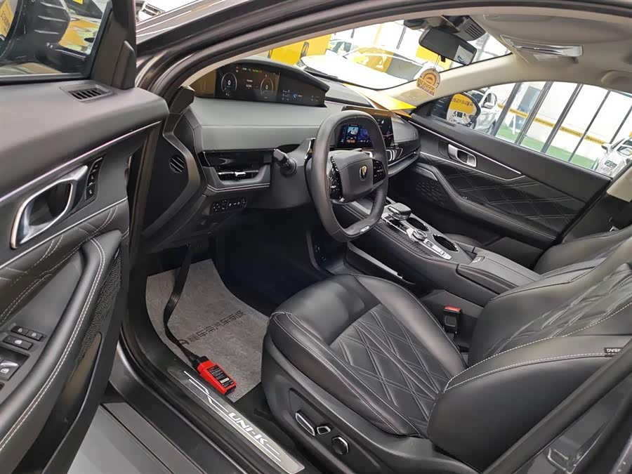 Changan UNI-K iDD 2023 car image #17