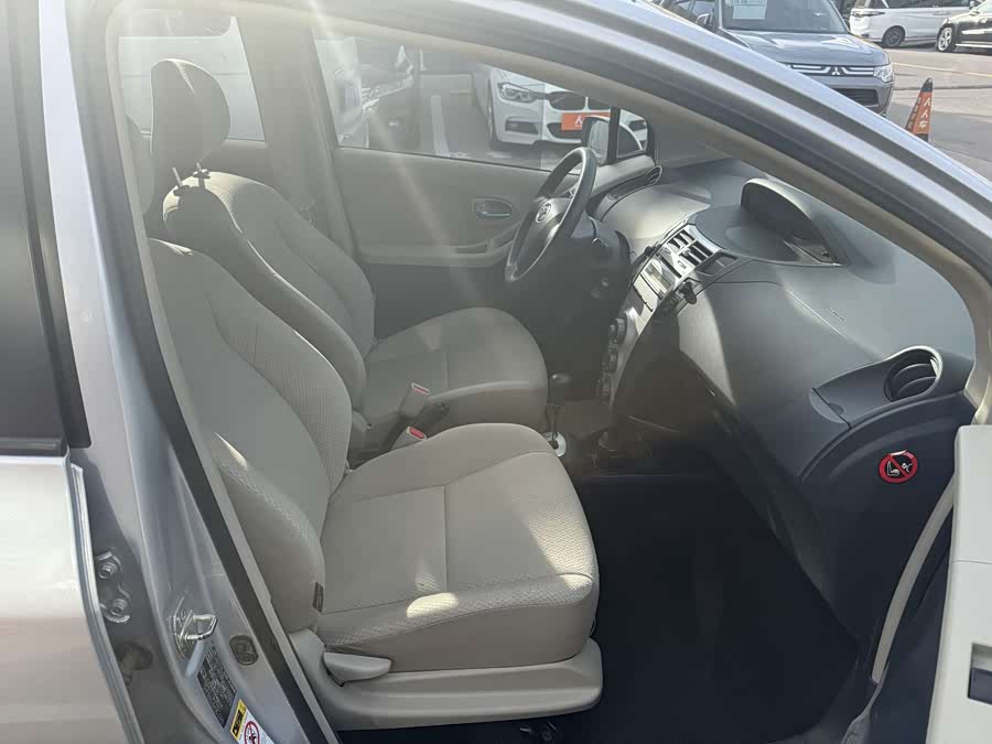 Toyota Yaris 2008 imagem de carro #17