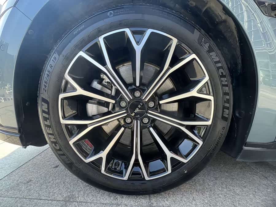 极氪 极氪007 2024 汽车图片 #17