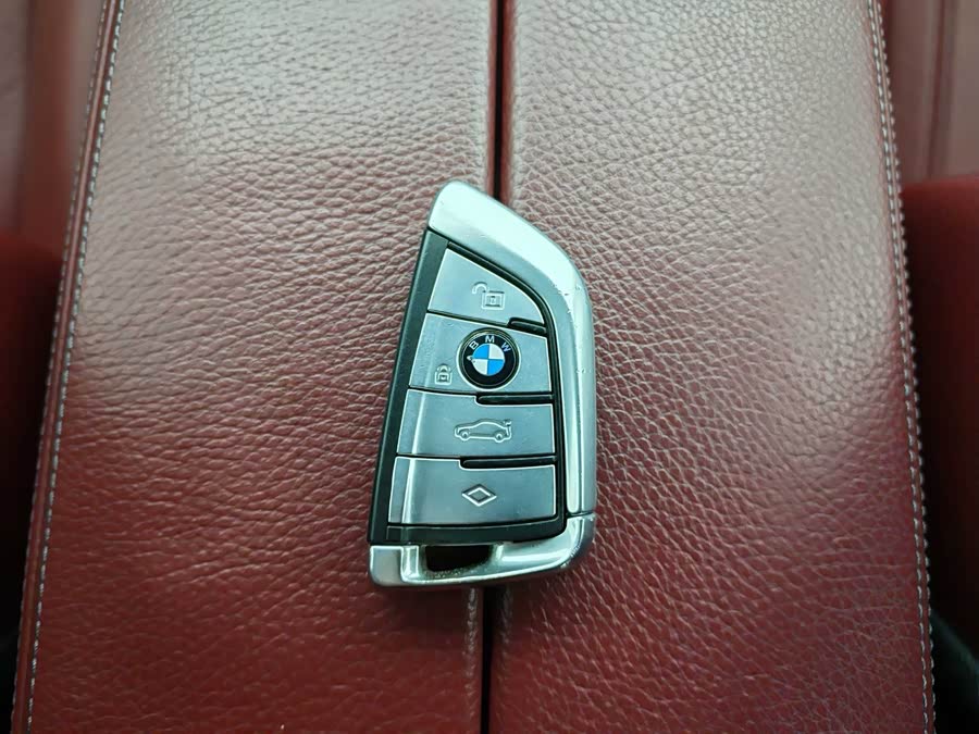 BMW 5 Series 2019 #17 BMW 5 Series 2019 car image #17
