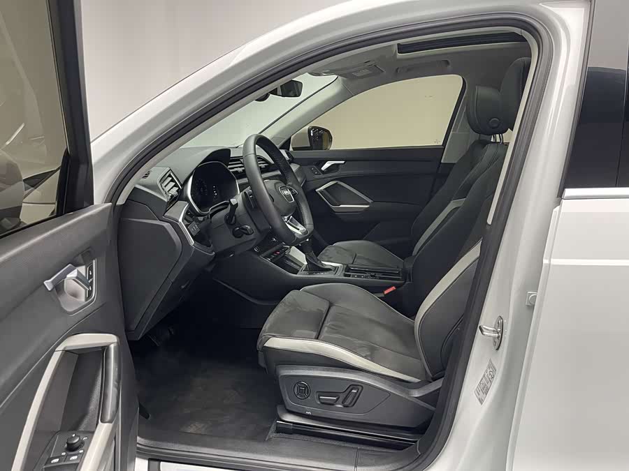 Audi Q3 2022 imagem de carro #17