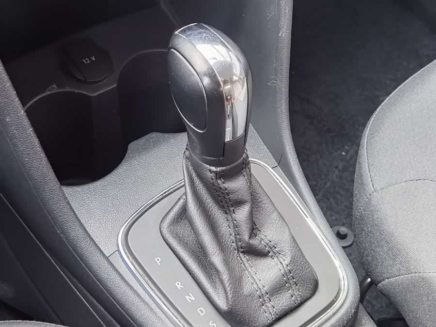 Volkswagen Polo 2019 car image #17