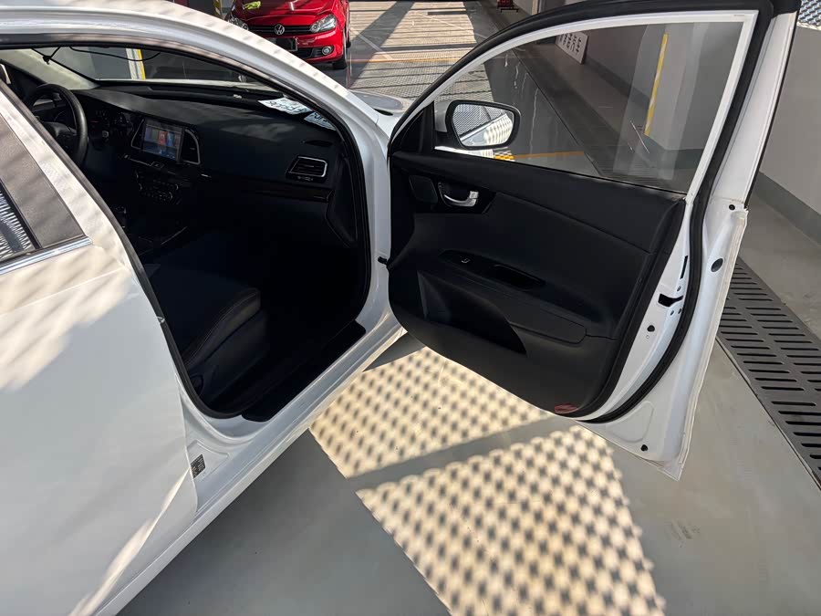 Kia K5 2019 immagine di auto #17