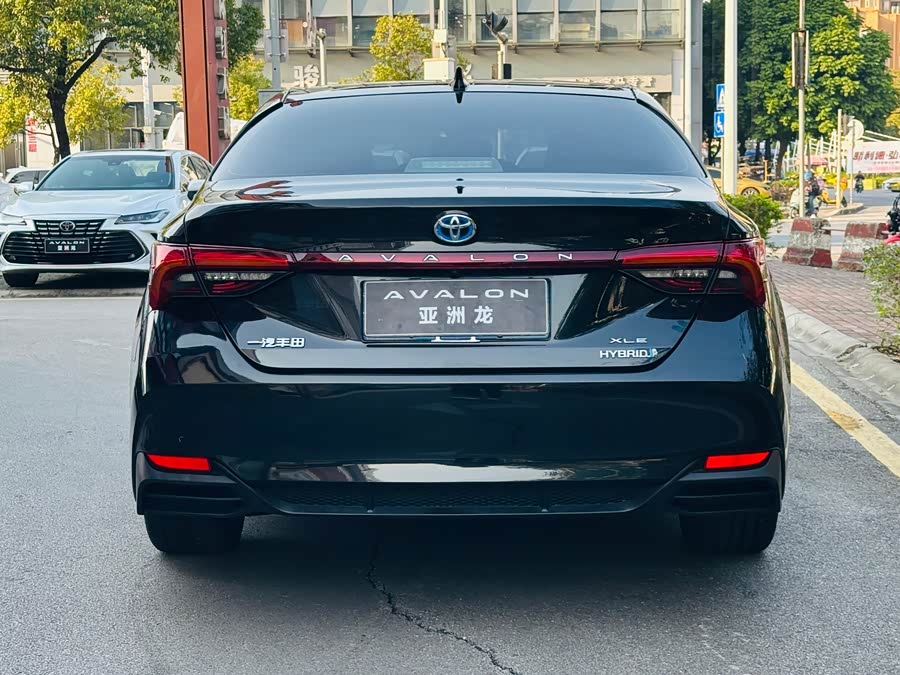 Toyota Avalon 2021 car image #17