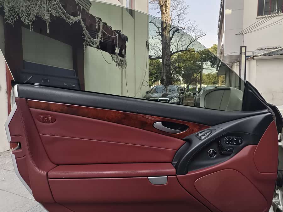 Mercedes-Benz SL Class 2010 car image #17