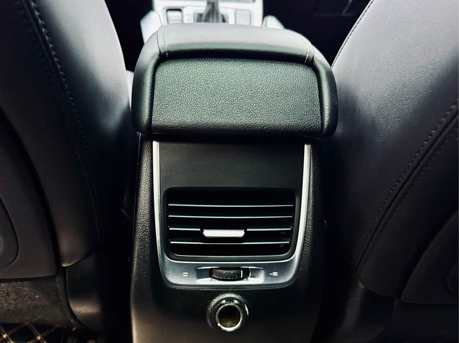 GEELY Boyue 2017 car image #17