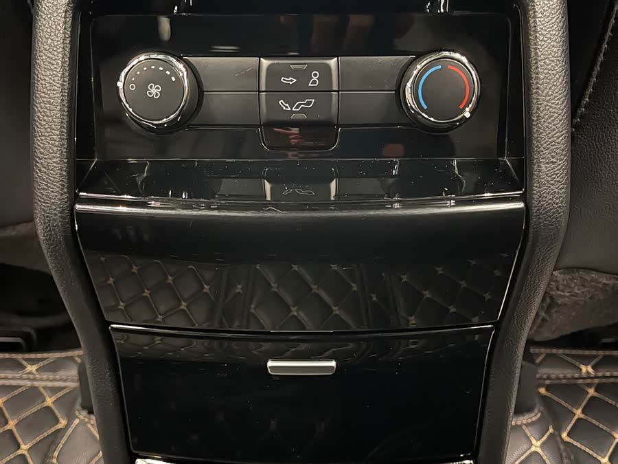 Ford Edge 2019 #17 Ford Edge 2019 car image #17