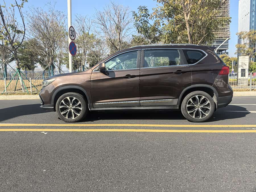 Forthing JOYEAR X5 2019 صورة سيارة #17