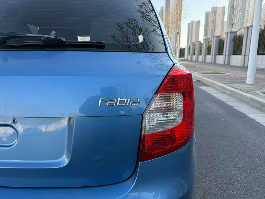 Skoda Fabia 2014 image de voiture #17