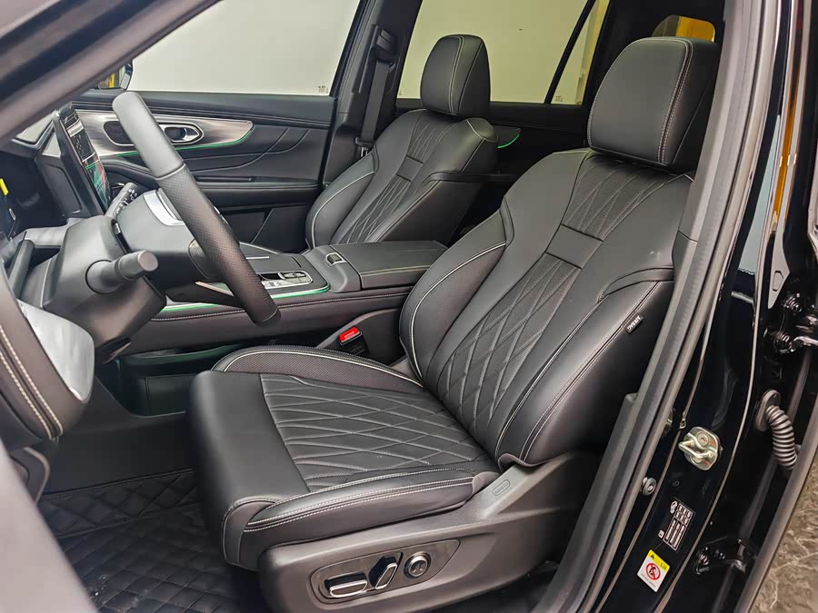 GAC Trumpchi GS8 2025 car image #17