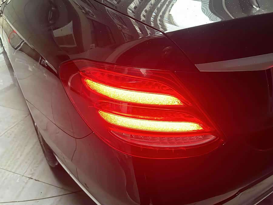Mercedes-Benz E Class 2017 car image #17