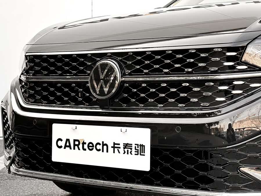 Volkswagen Passat 2025 immagine di auto #17