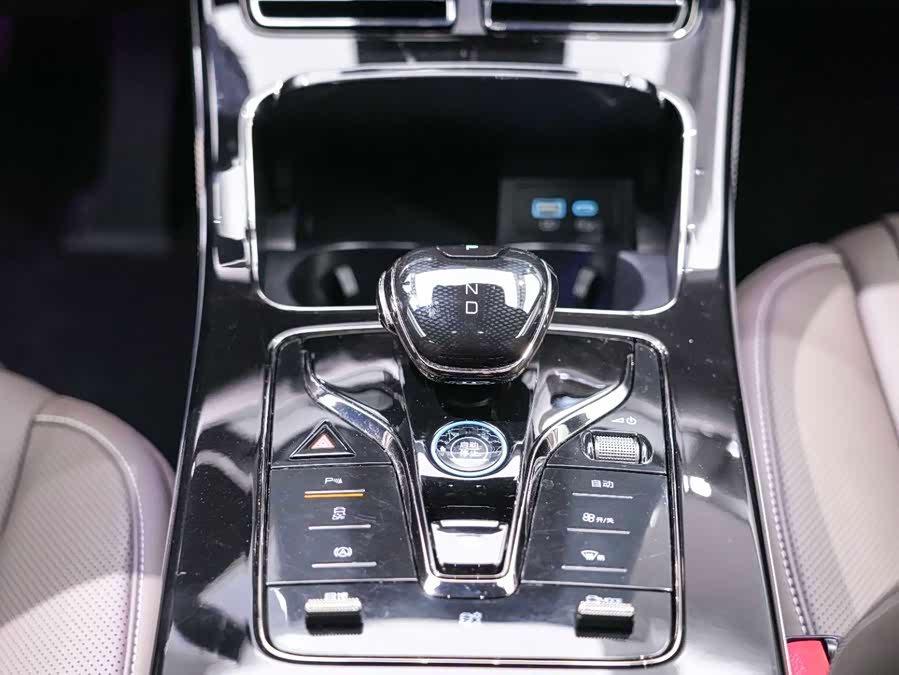 BYD Han 2023 car image #17