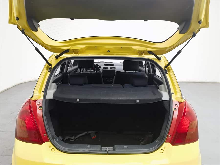 Suzuki Swift 2012 car image #17