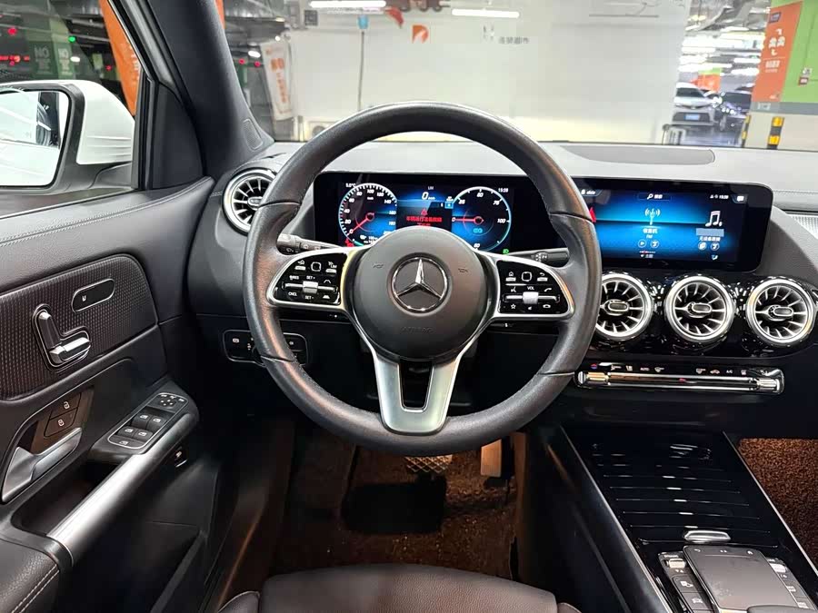 Mercedes-Benz EQA Class 2022 صورة سيارة #17