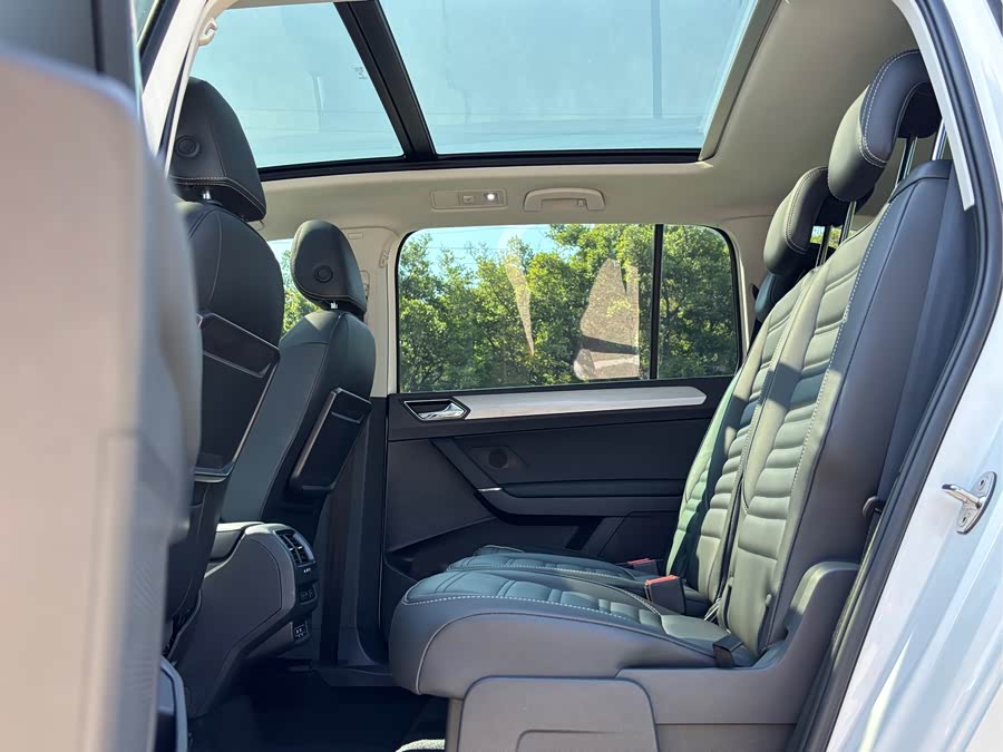 Volkswagen Touran 2019 #17 Volkswagen Touran 2019 car image #17