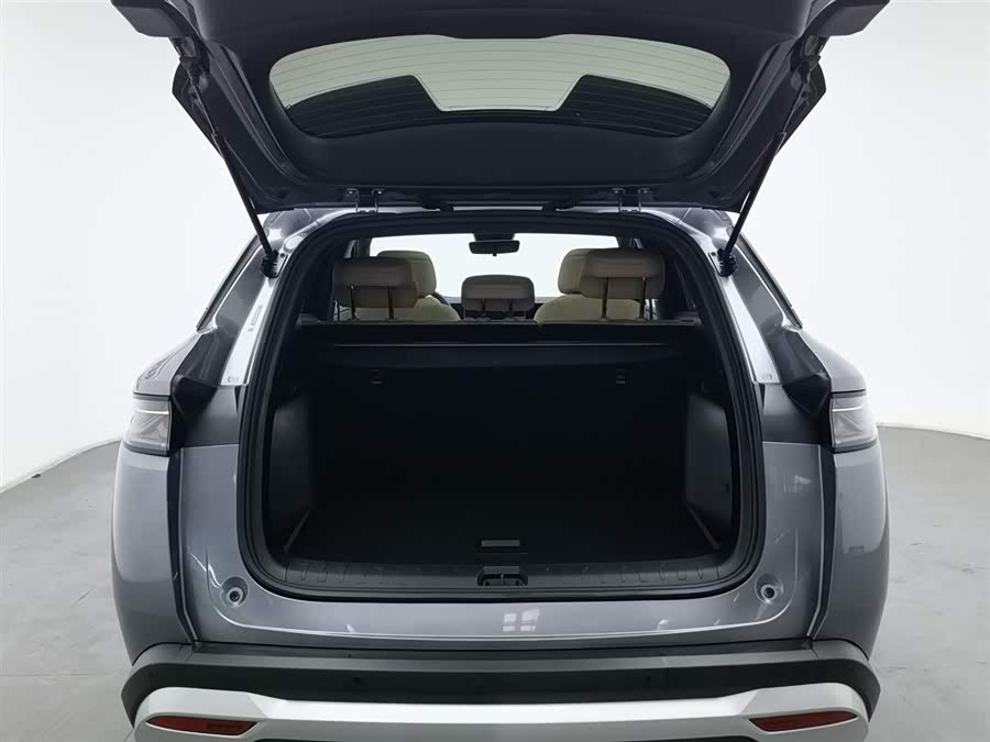 BYD SongL DM-i 2025 car image #17
