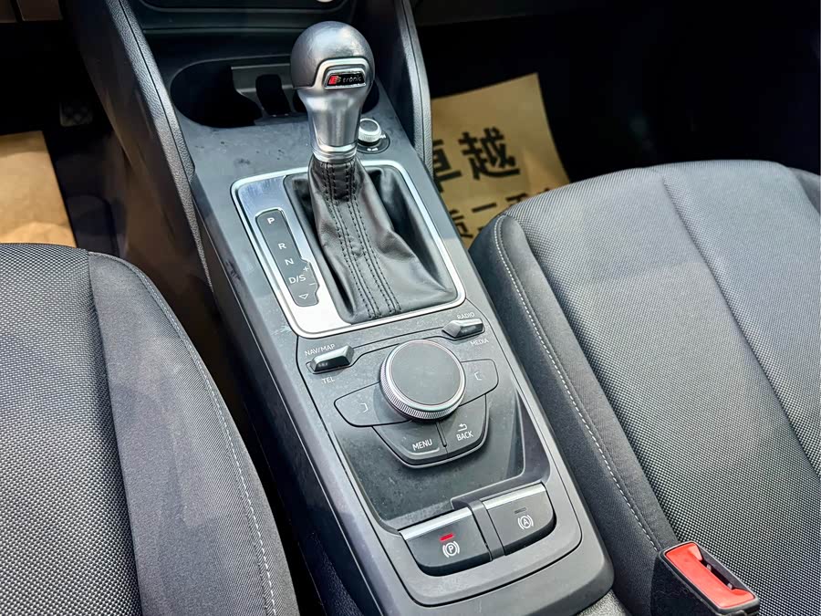 Audi Q2L 2020 immagine di auto #17