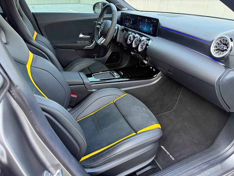 Mercedes-Benz CLA AMG 2024 imagem de carro #17