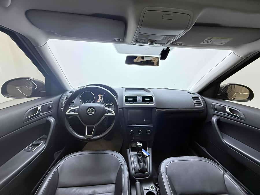 Skoda Yeti 2018 car image #17